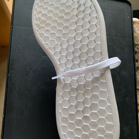 Men’s 8.5 ADIEASE Shoes - Picture 7 of 12